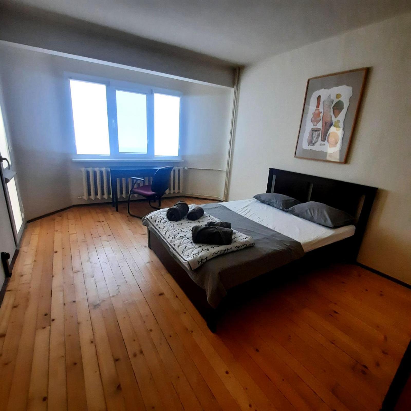 Spacious 3 Bedroom Apartment, Close To Metro Station Szófia Kültér fotó