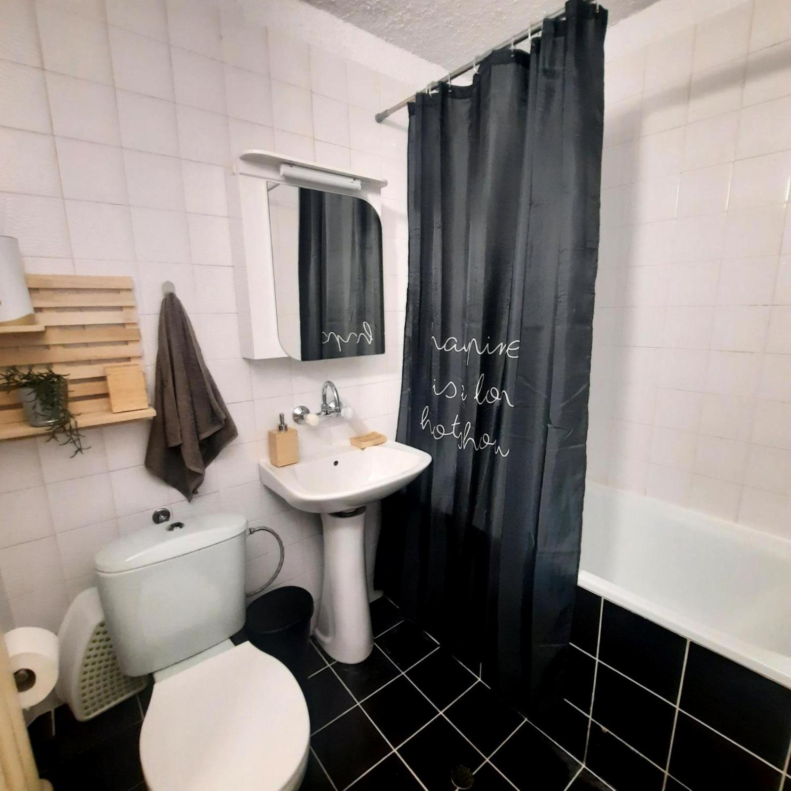 Spacious 3 Bedroom Apartment, Close To Metro Station Szófia Kültér fotó