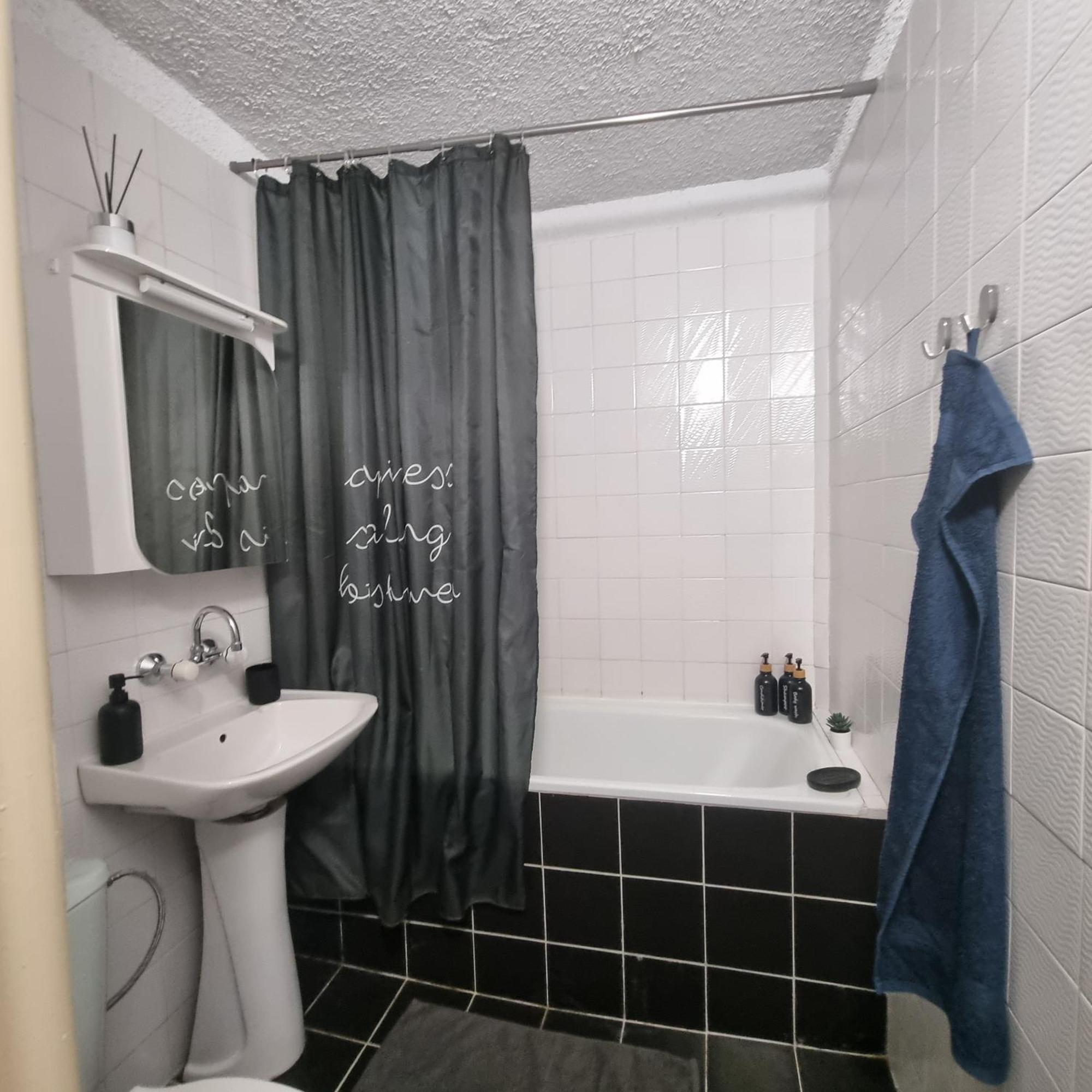 Spacious 3 Bedroom Apartment, Close To Metro Station Szófia Kültér fotó
