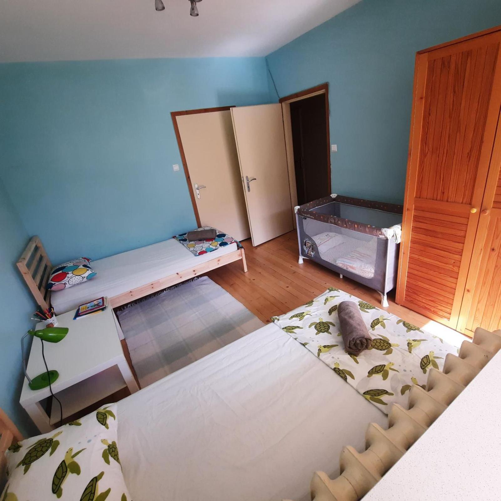 Spacious 3 Bedroom Apartment, Close To Metro Station Szófia Kültér fotó