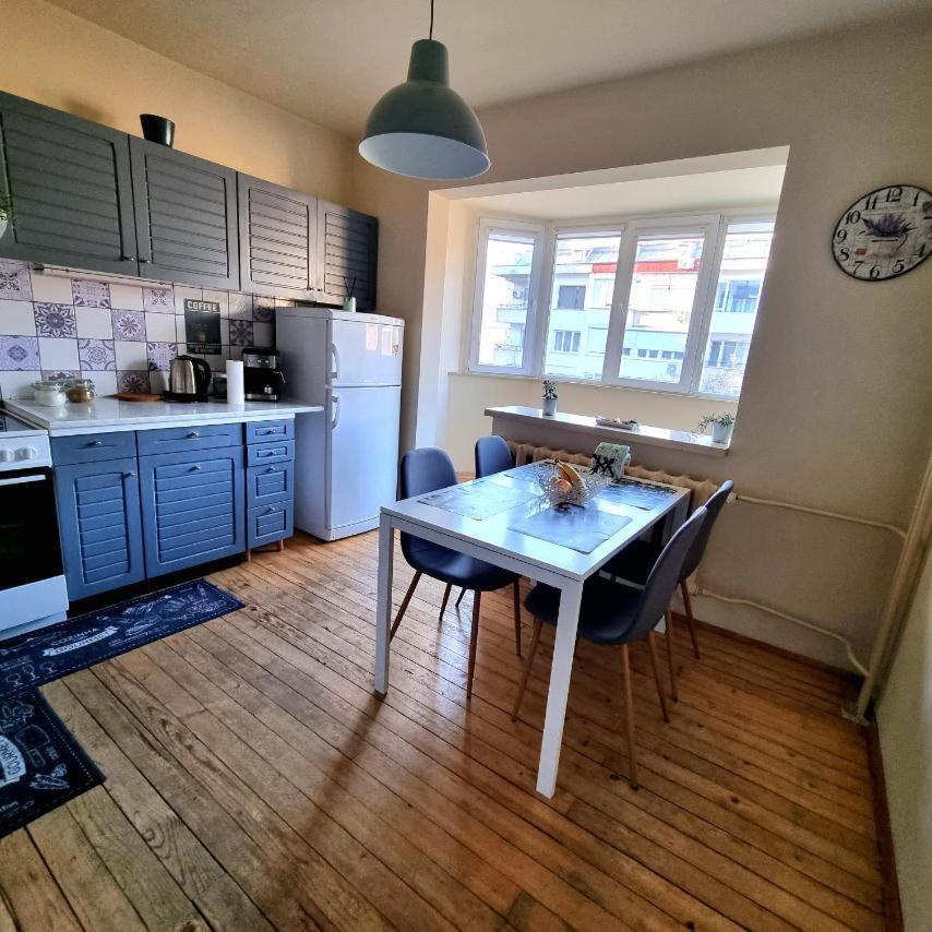 Spacious 3 Bedroom Apartment, Close To Metro Station Szófia Kültér fotó