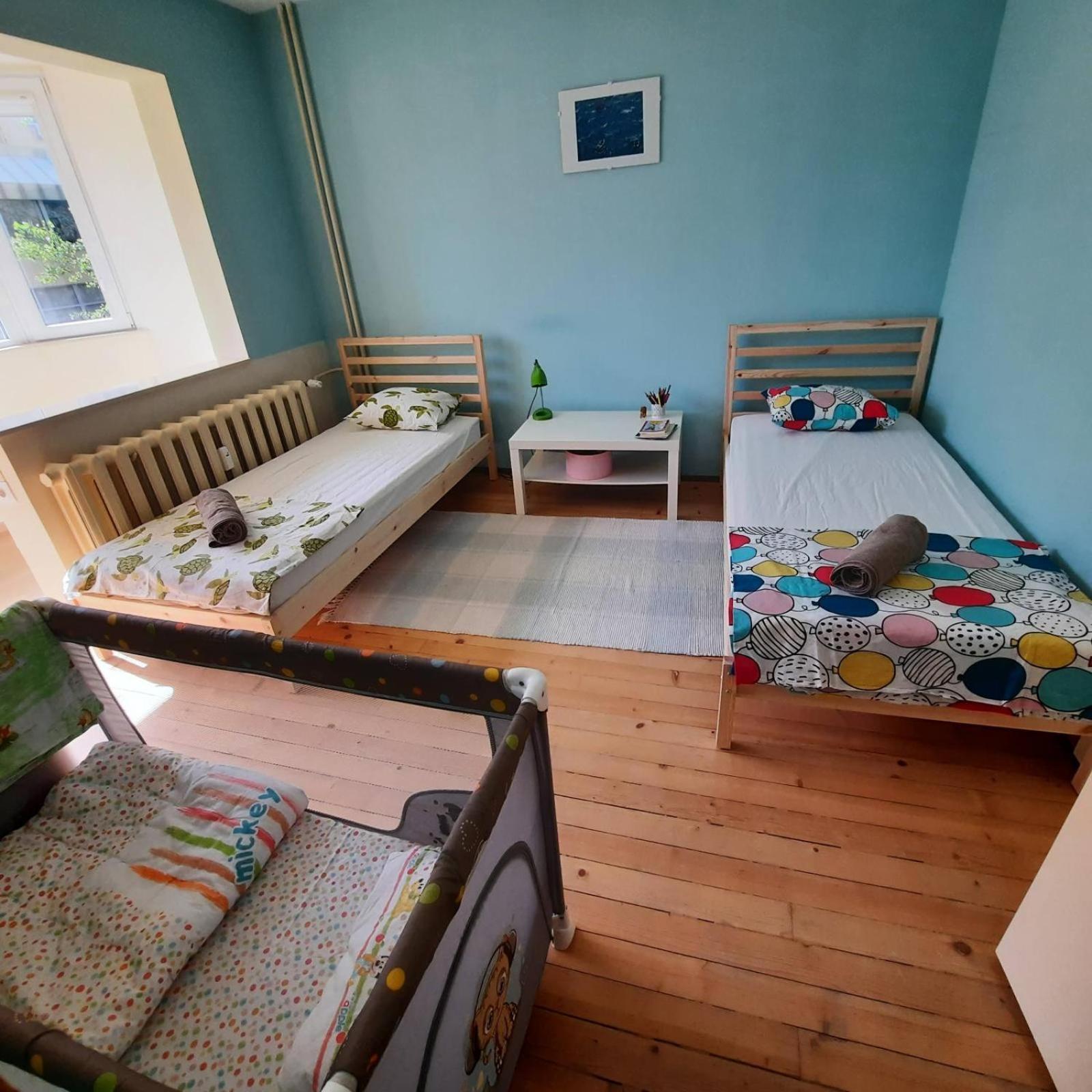 Spacious 3 Bedroom Apartment, Close To Metro Station Szófia Kültér fotó